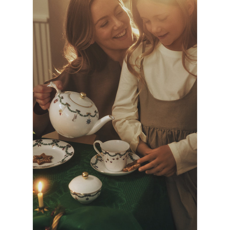 Royal Copenhagen Star Fluted Christmas 5 oz. Sugar Bowl with Lid