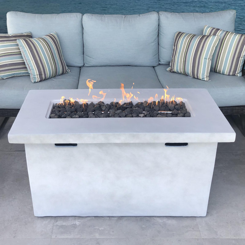 Foyer de table d'extérieur au propane en béton renforcé de fibres H 25 po x l 42 po
