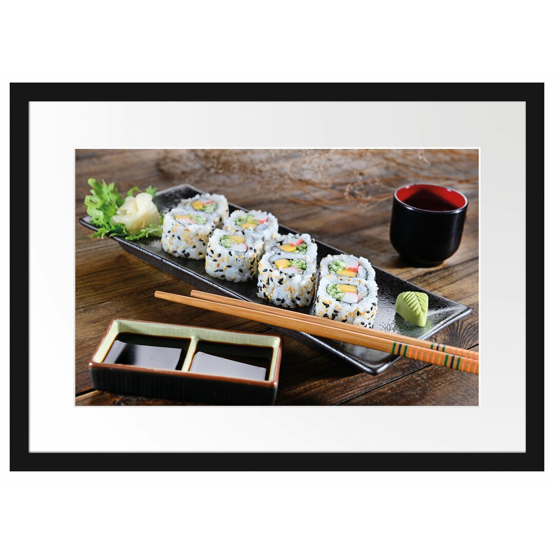 Gerahmtes Poster Delikate Inside Out Sushi Rollen