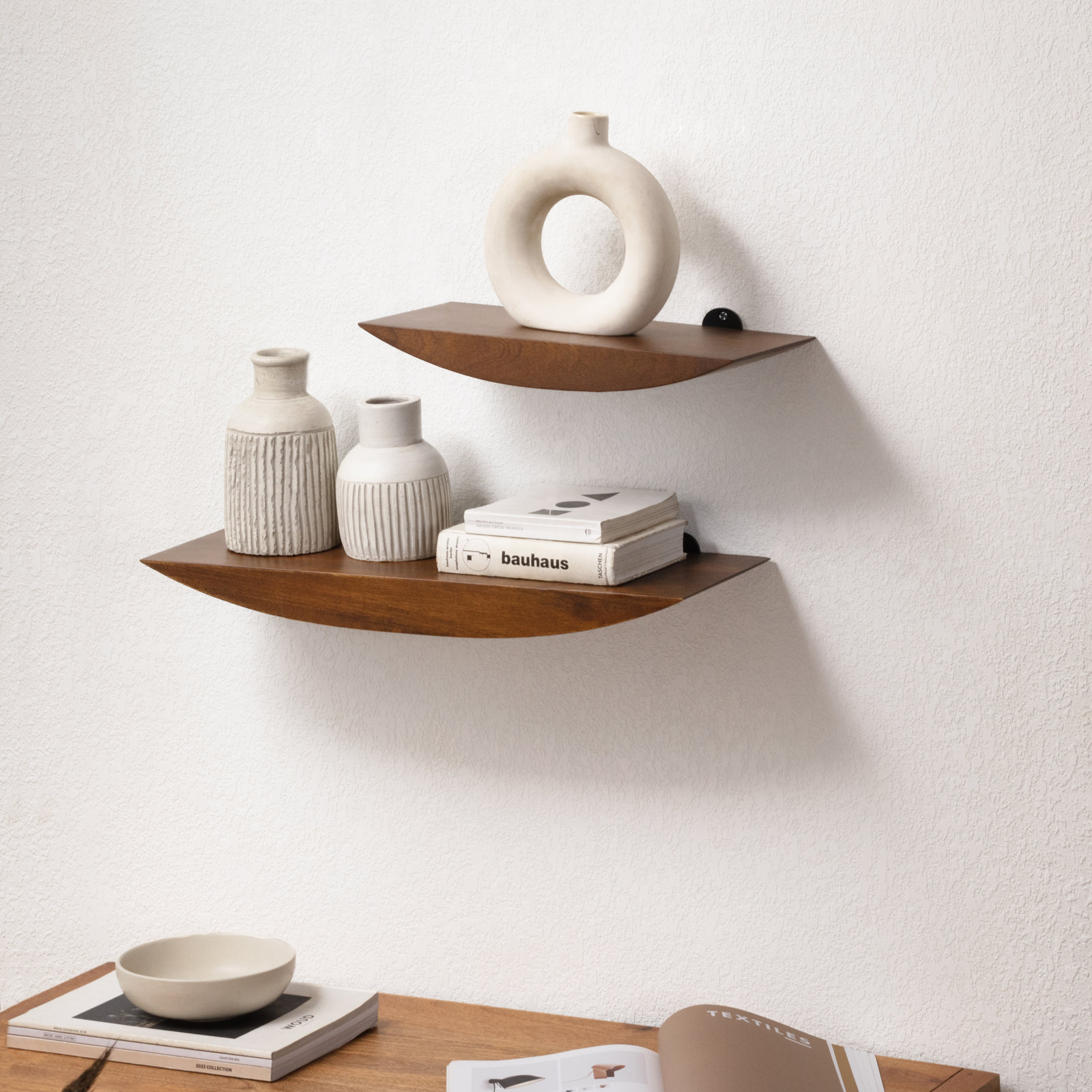 Oiva 24" Floating Shelf, Walnut