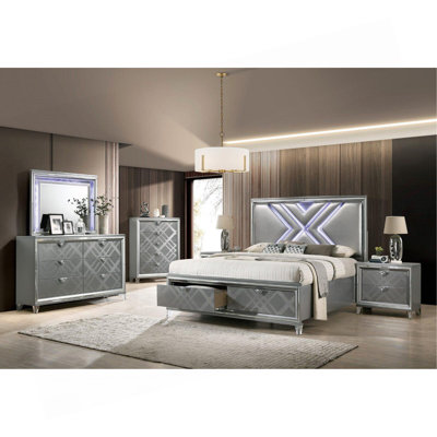 Stylish 2-Drawer Nightstand With Elegant Mirror Trim, Perfect For Adding Glamour And Storage To Your Bedroom.