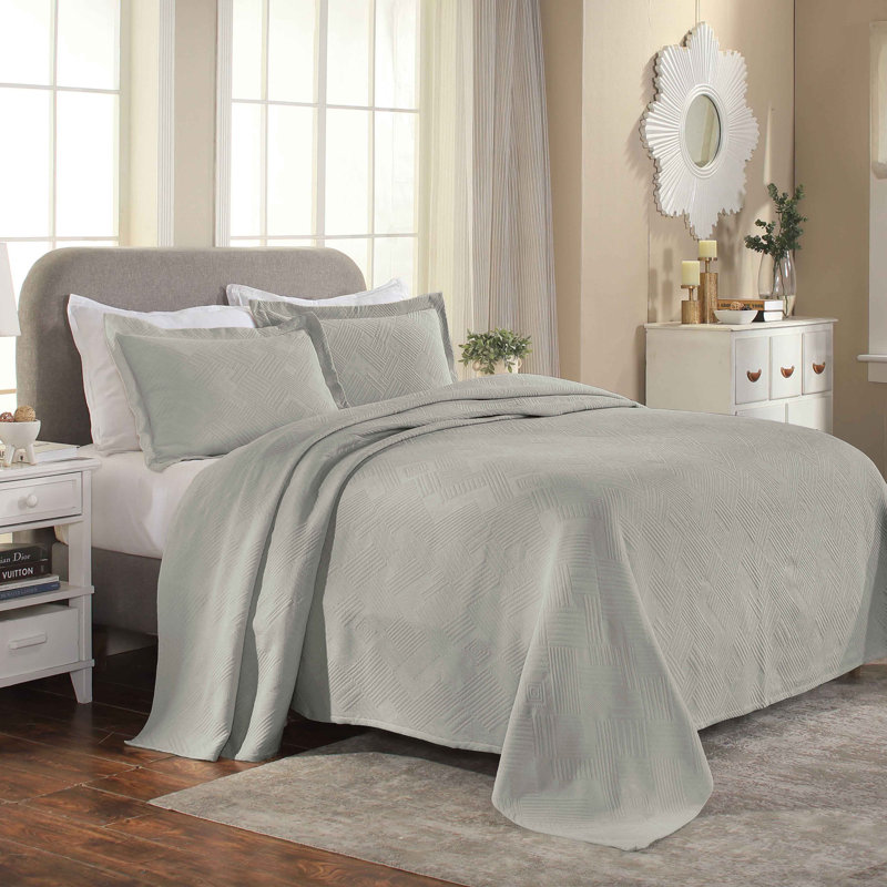 Scotia 100% Cotton All-Season Geometric Fret Jacquard Matelasse Bedspread/Coverlet Set, Queen Bedspread + 2 Shams, Platinum
