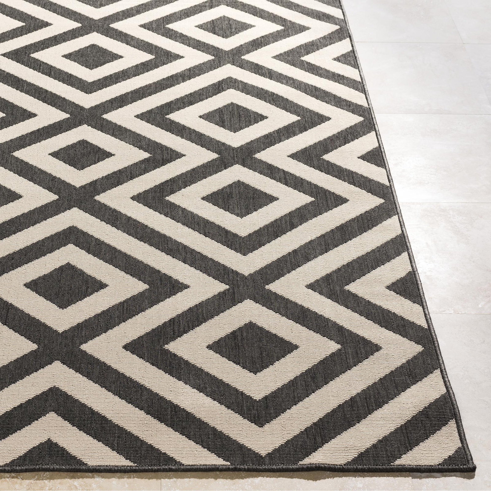 Awena Outdoor Geometric Rug, Rectangle 2'3" x 4'6"