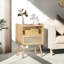 Table de chevet en rotin, table d'appoint Boho avec tablette ouverte, table de chevet d'appoint en canne avec pieds en bois massif pour chambre à coucher, dortoir et petits espaces (naturel)