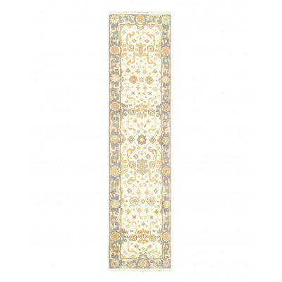 Oriental Area Rug in Ivory
