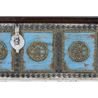Loch Solid Wood Accent Trunk