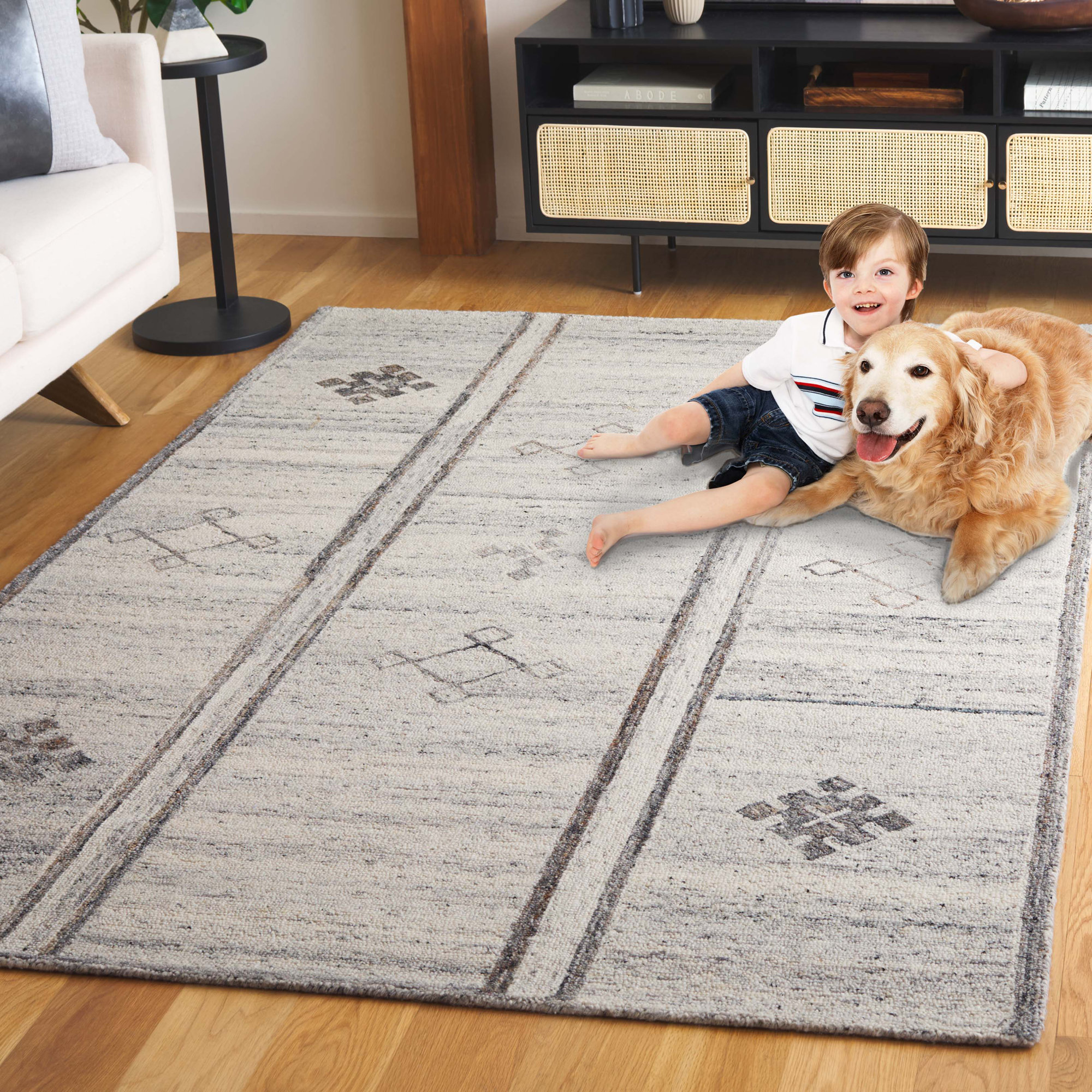 Jax Hand Tufted Brown / Beige Rug, Rectangle 5' x 8'