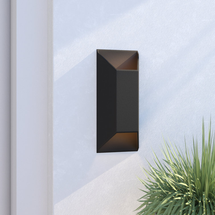 Cassin Aluminum LED Wall Light