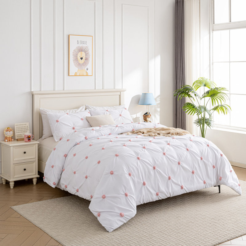 Graceful Embroidered Pinch Pleat Duvet Cover Set, Queen Duvet Cover + 2 Shams, Pink