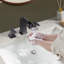 Robinet de salle de bain à 2 poignées avec drain-113107873
