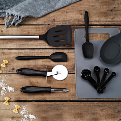 Naomi 42 Utensil Set