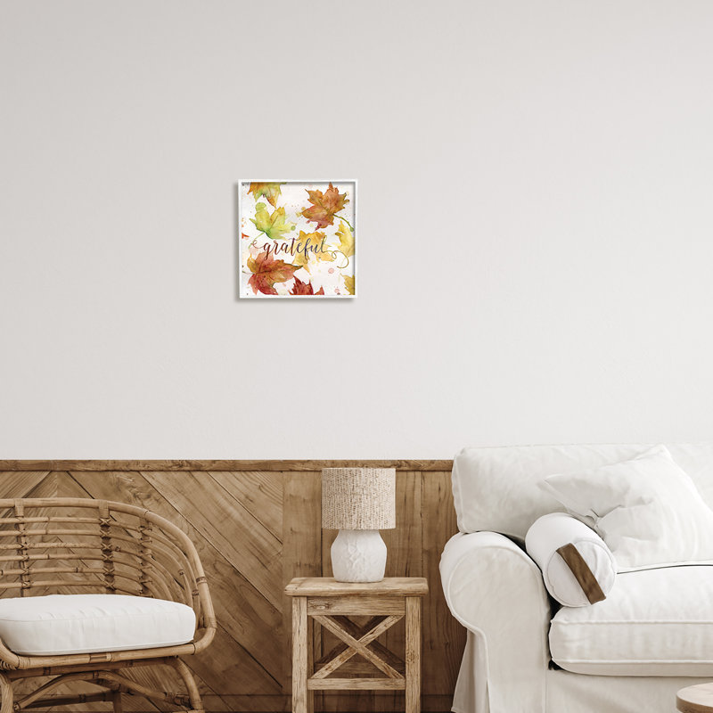 Grateful Fall Maple Leaves par Carol Robinson, H 12 po x l 12 po x P 1,5 po, Giclée encadrée blanc bord de mer