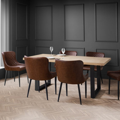 Wynnfield 6 - Person Dining Set