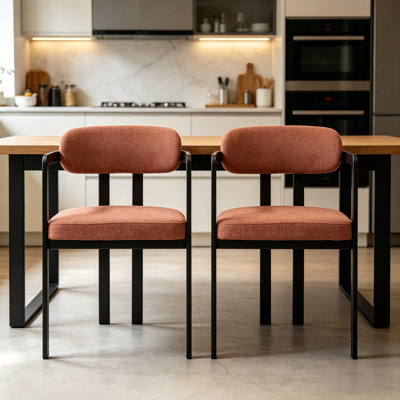 Ensemble de 4 chaises de salle à manger modernes en chenille de style Mid-Century rembourrées avec dossier et pattes antidérapantes en métal noir pour la salle à manger