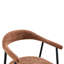 Un ensemble de 4 chaises de salle à manger en tissu de couleur caramel avec des pieds en métal noir élégant. Chaises de salle à manger minimalistes avec dossiers, disponibles en plusieurs couleurs.