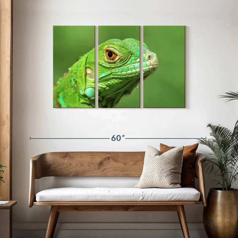 Green Lizard Closeup, 28" H x 45" W