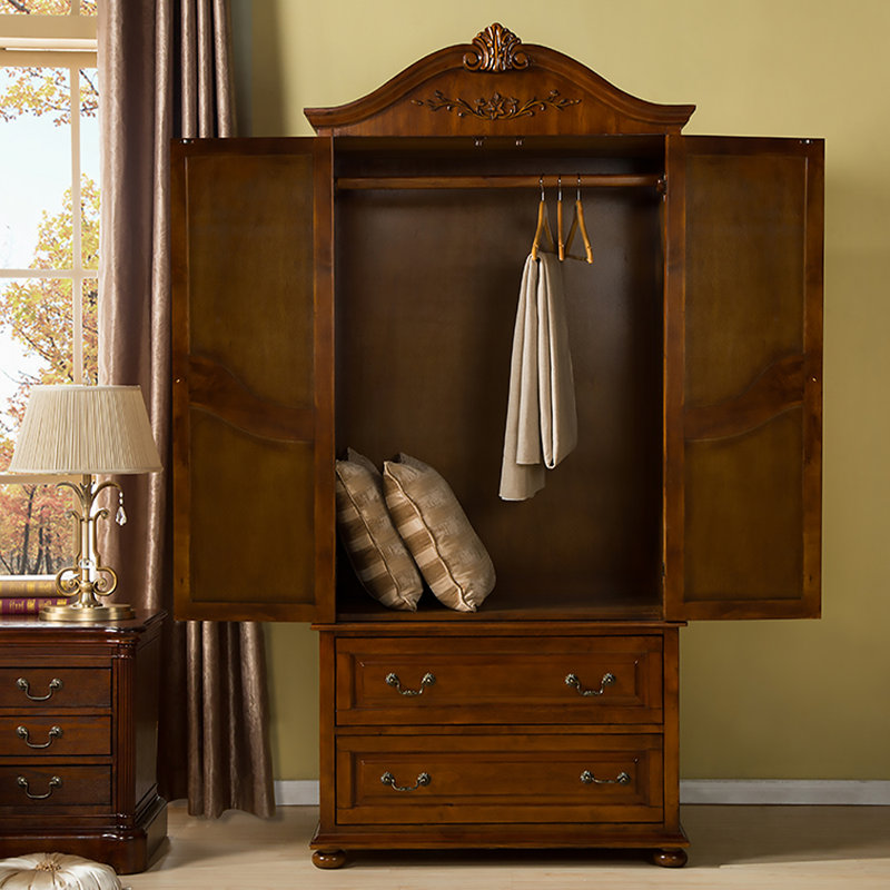 Petite armoire en merisier de style américain