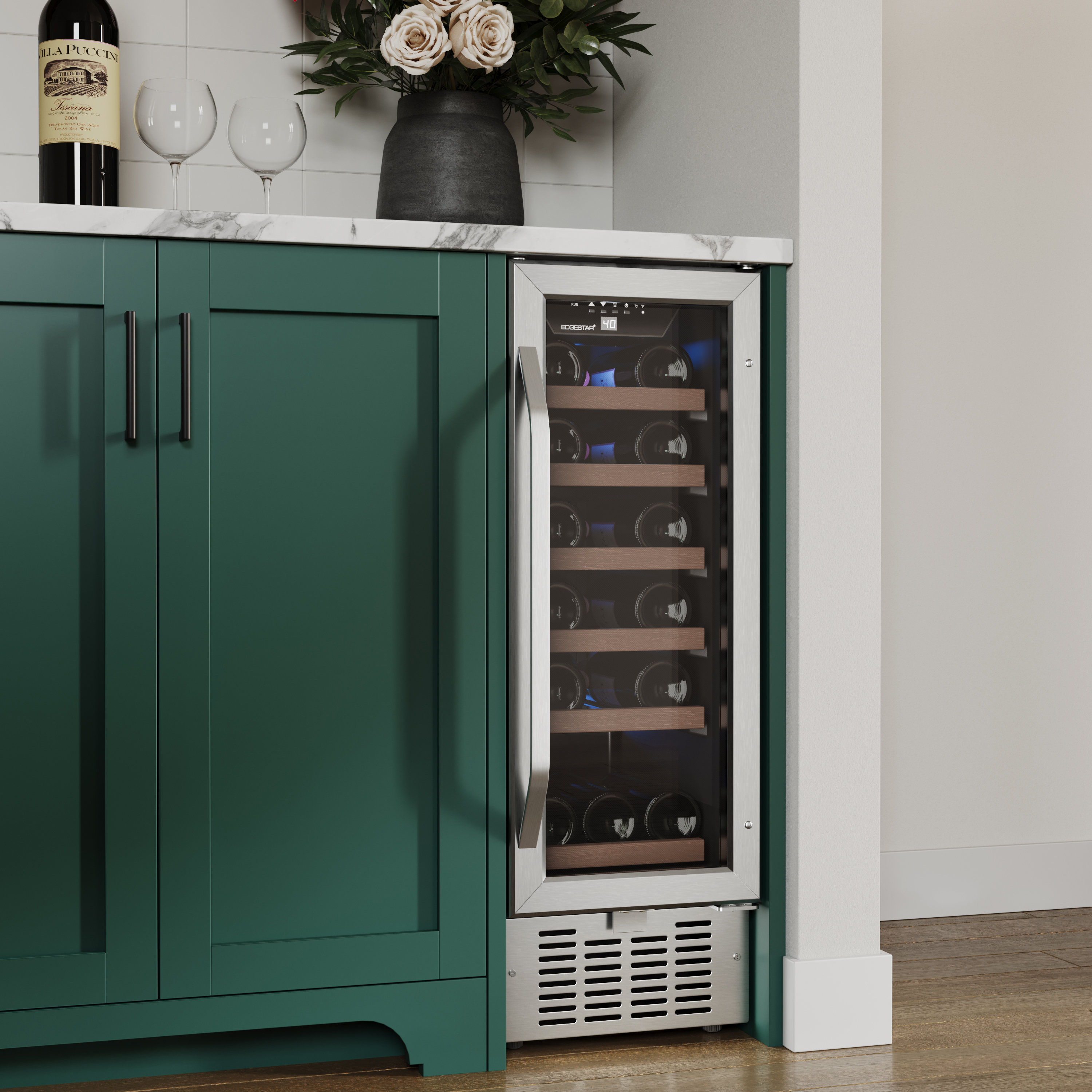 EdgeStar 24.25'' 18 Bottle Single Zone BuiltIn Wine Refrigerator