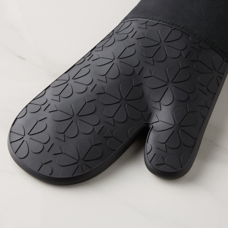 Kate Spade New York Spade Flower 7"x13" Soft Silicone Oven Mitt, Black/Ivory