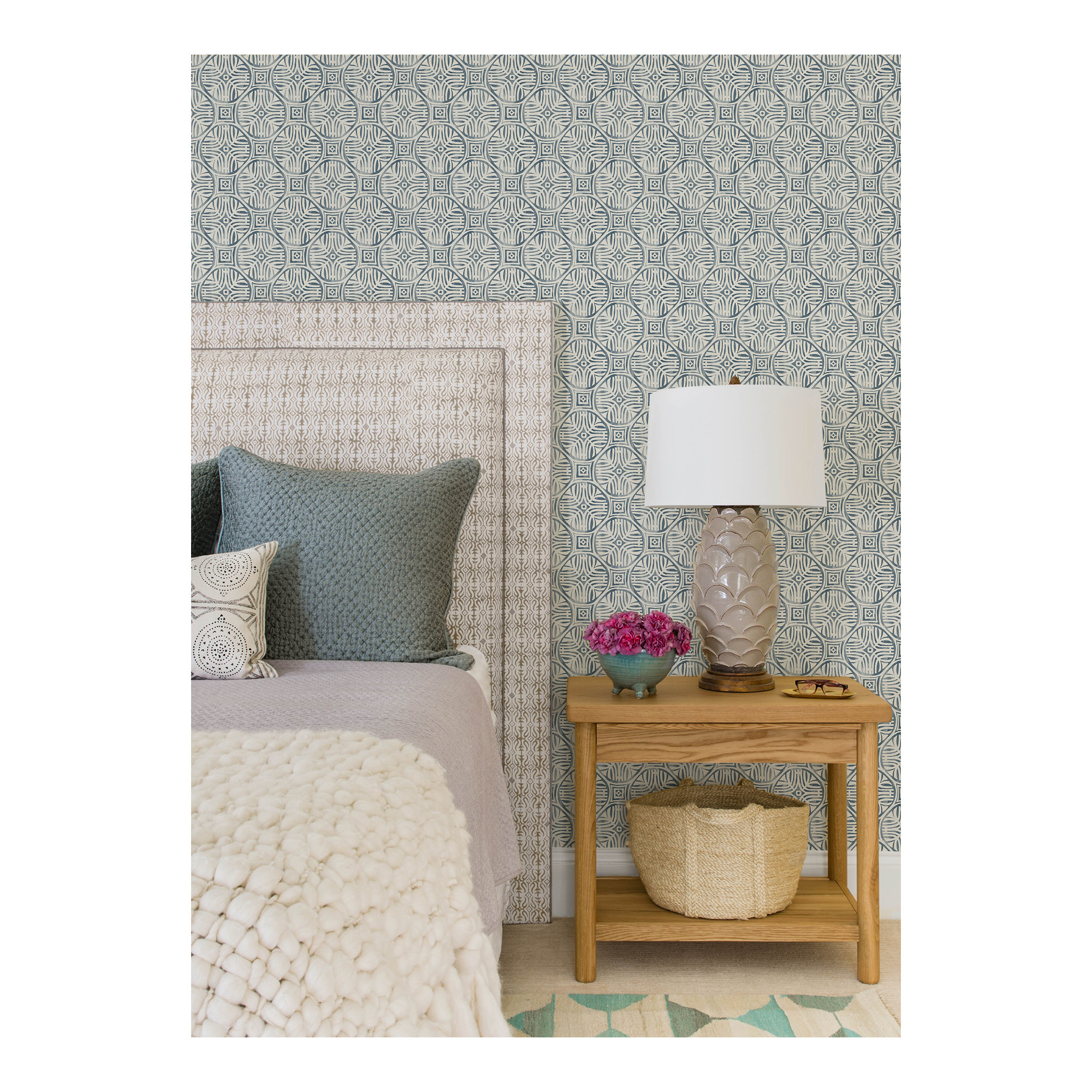 Suniti Prepasted Medallions Wallpaper, Blue