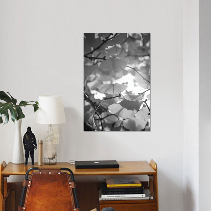 « larmes of sadness », reproduction de photo sur toile, H 12 po x l 8 po x P 0,75 po