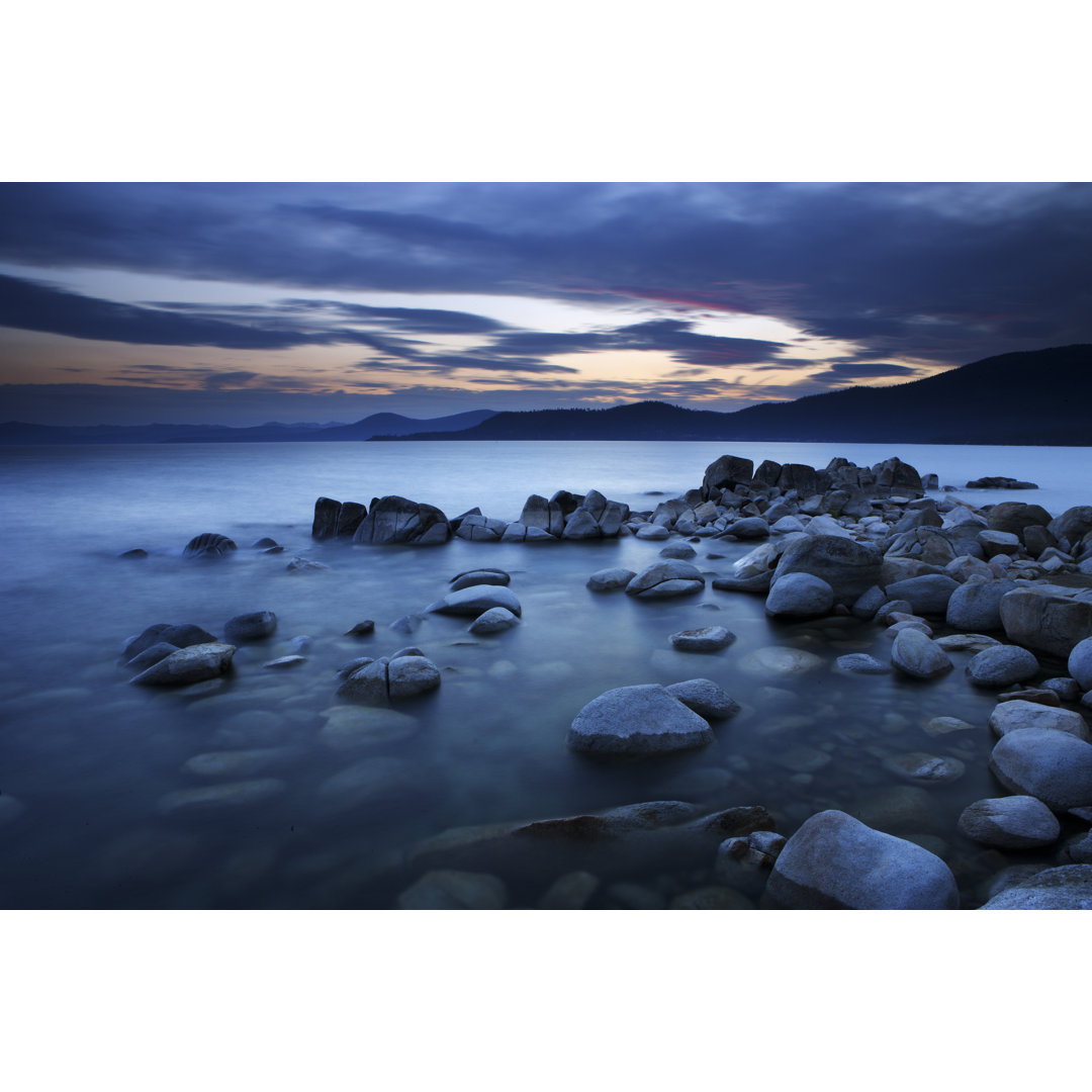 Sonnenuntergang am Lake Tahoe von Ericfoltz - Kunstdrucke auf Leinwand ohne Rahmen