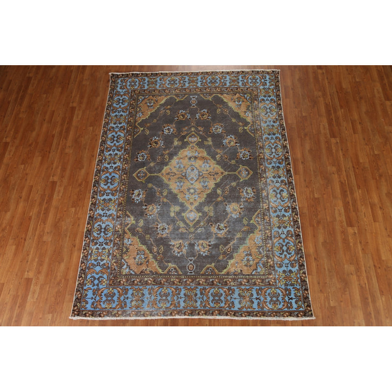 Tapis délavé surteint 7 x 9