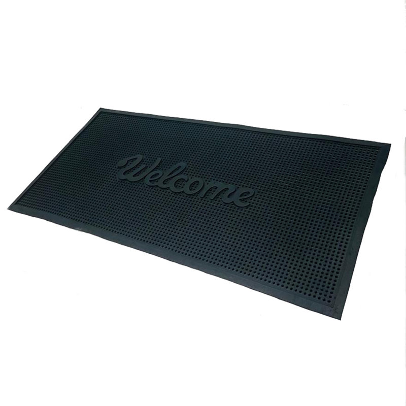 Tapis noir en fausse fourrure touffeté à la machine Keyonna
