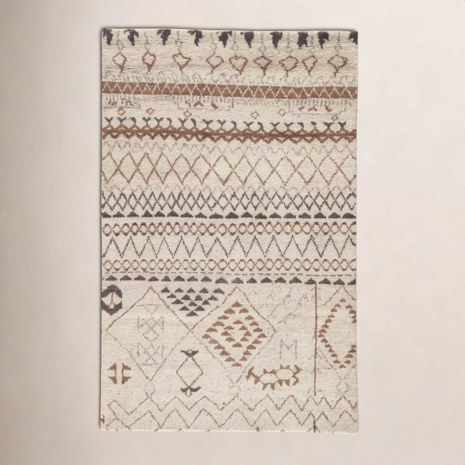 Overby Ivory Hand-Knotted Oriental Wool Rug, Rectangle 5' x 8'