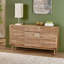 Buffet Boho fabriqué à la main avec trois portes, bois d'acacia durable et amplement d'espace de rangement pour une organisation élégante.