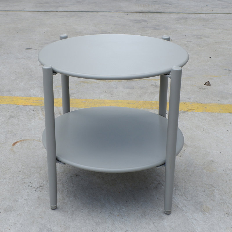 Table d'appoint ronde en métal, table de bout d'extérieur à 2 niveaux pour le patio, petite table d'appoint résistante aux intempéries avec tablette de rangement pour balcon, porche, salon, jardin, assemblage robuste et facile, gris