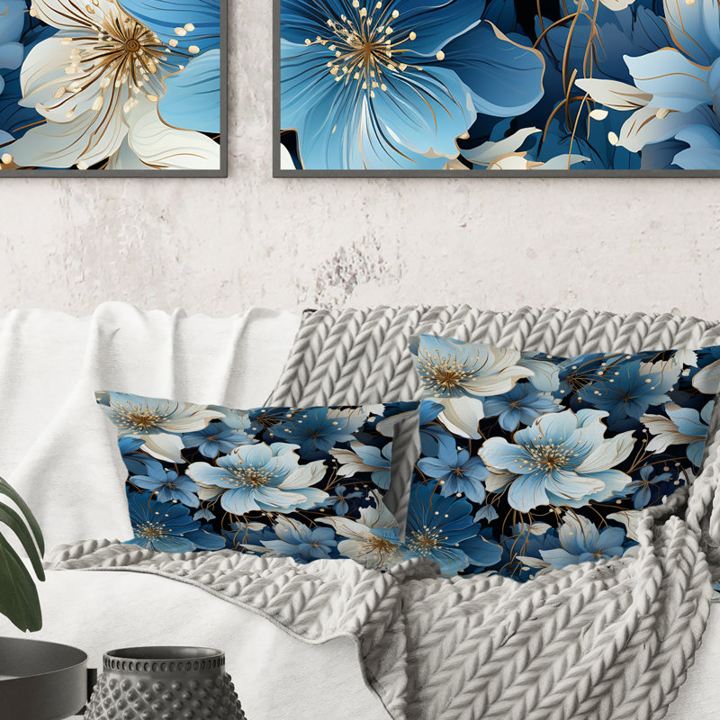 Coussin décoratif à imprimé floral bleu et blanc, H 18 po x l 18 po