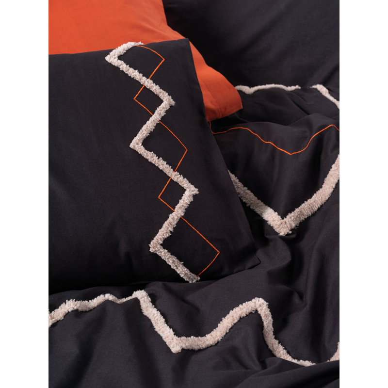 Luxury Ranforce Quilt Cover Set, 100% Cotton, Tile Red & Black | Includes 79 x 87 Duvet Cover, 94 x 102 Flat Sheet, 2 Pillowcases (20 x 28) & 2 Oxford Pillowcases | Machine Washable, Elegant Design for Cozy Bedrooms