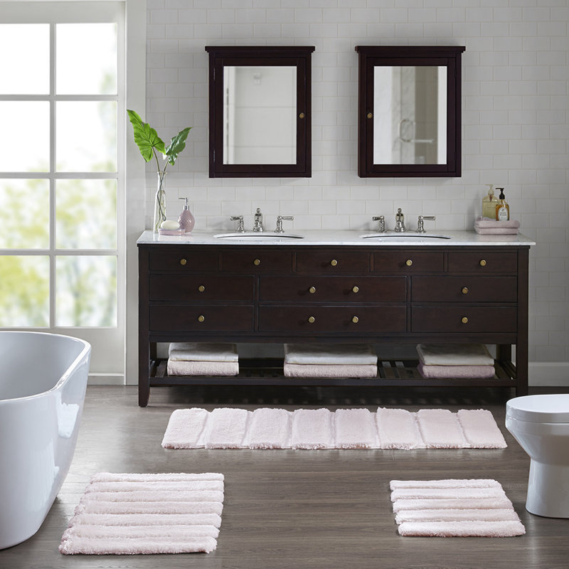 Tapis pour salle de bain 17 x 24 po Blush, 100%, motif rayé, antidérapant, facile à nettoyer, avec envers antidérapant, lavable à la machine