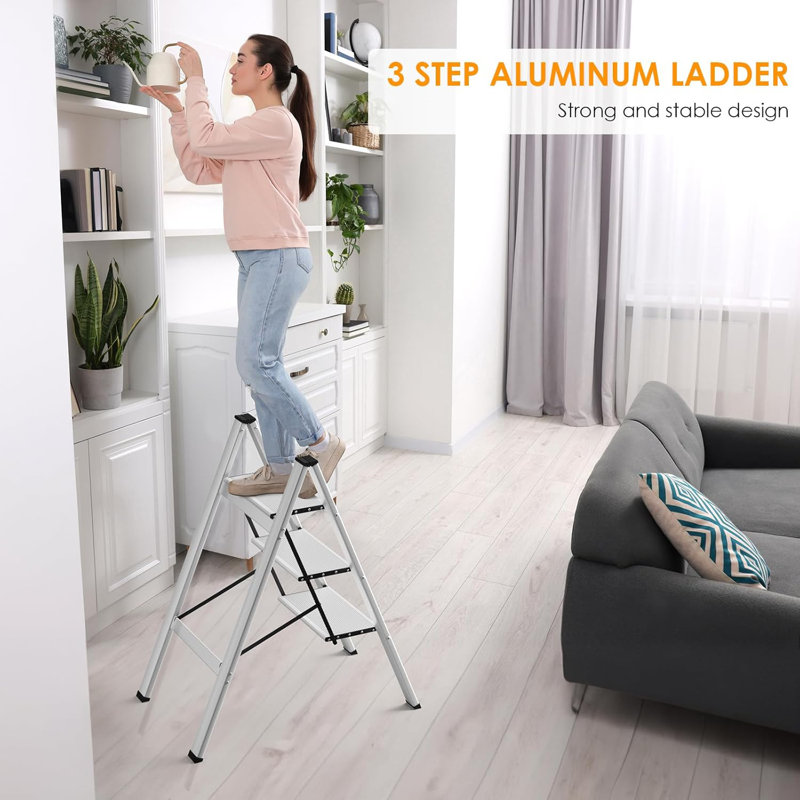 Aluminum Step Ladder, White