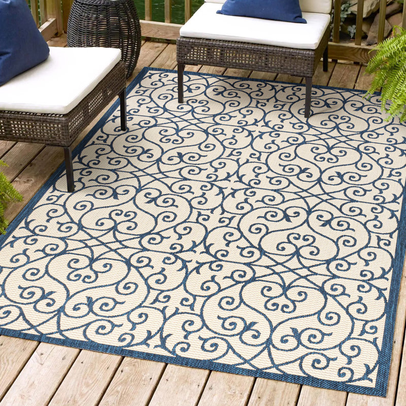 Tapis intérieur / extérieur bleu marine / beige Deilani, Rectangle 3 pi 1 po x 5 pi