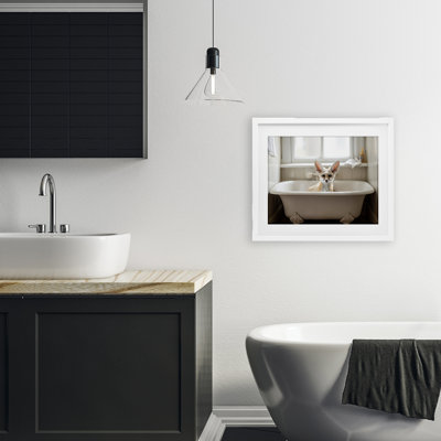 «Big Ear Fox Bath Time», reproduction sous verre encadrée, design par Sasha