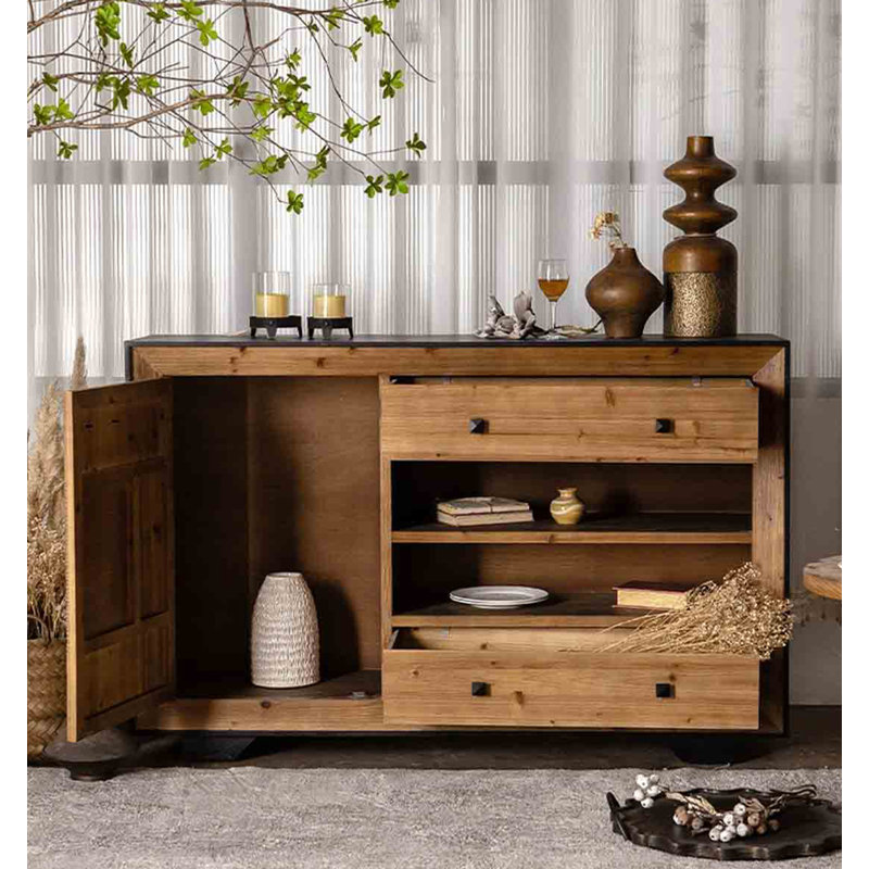 Buffet en bois massif patiné de style Wabi-sabi