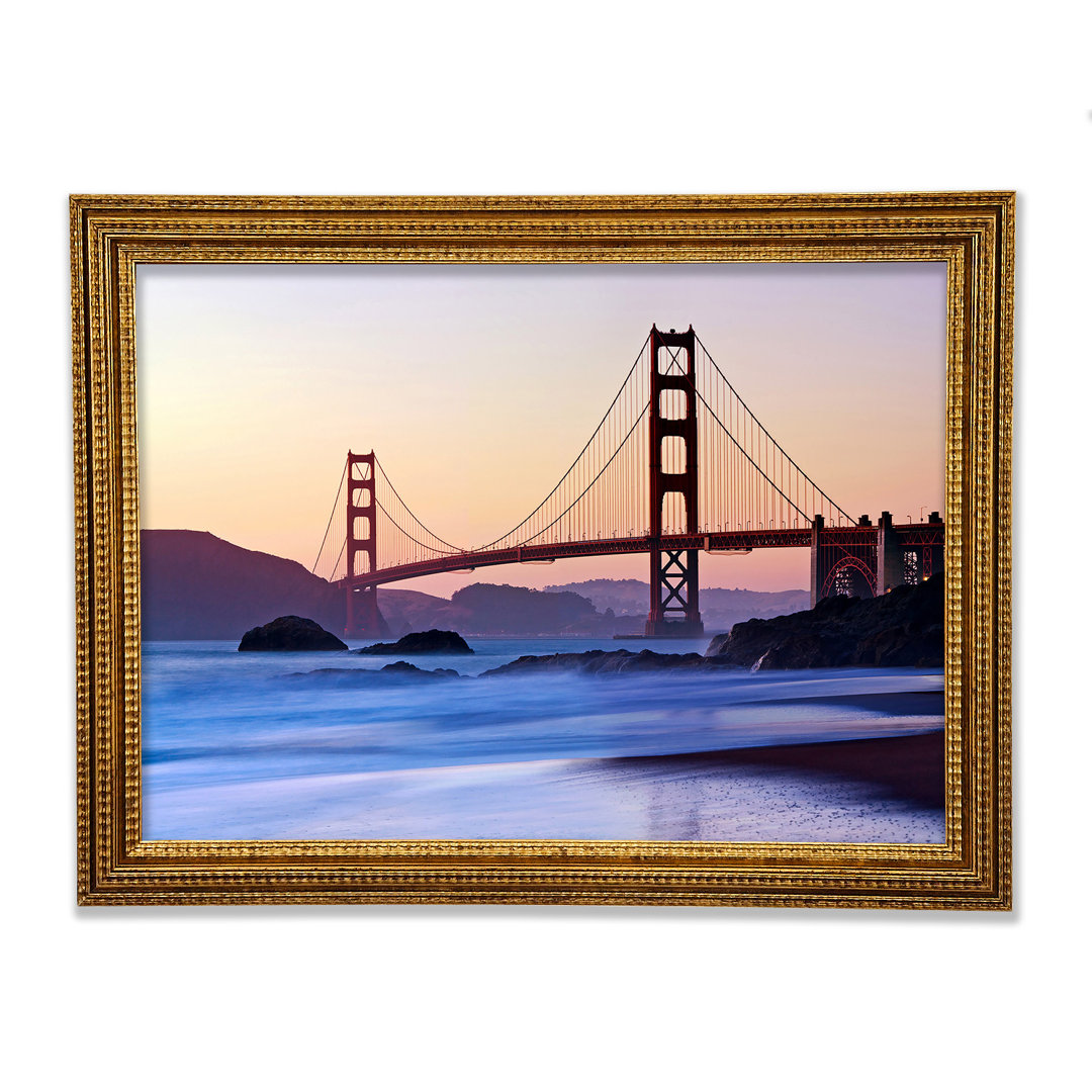 Golden Gate Bridge Over The Misty Waters - Einzelne Bilderrahmen Kunstdrucke