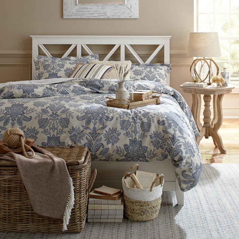 Barnyard Solid Wood Bed