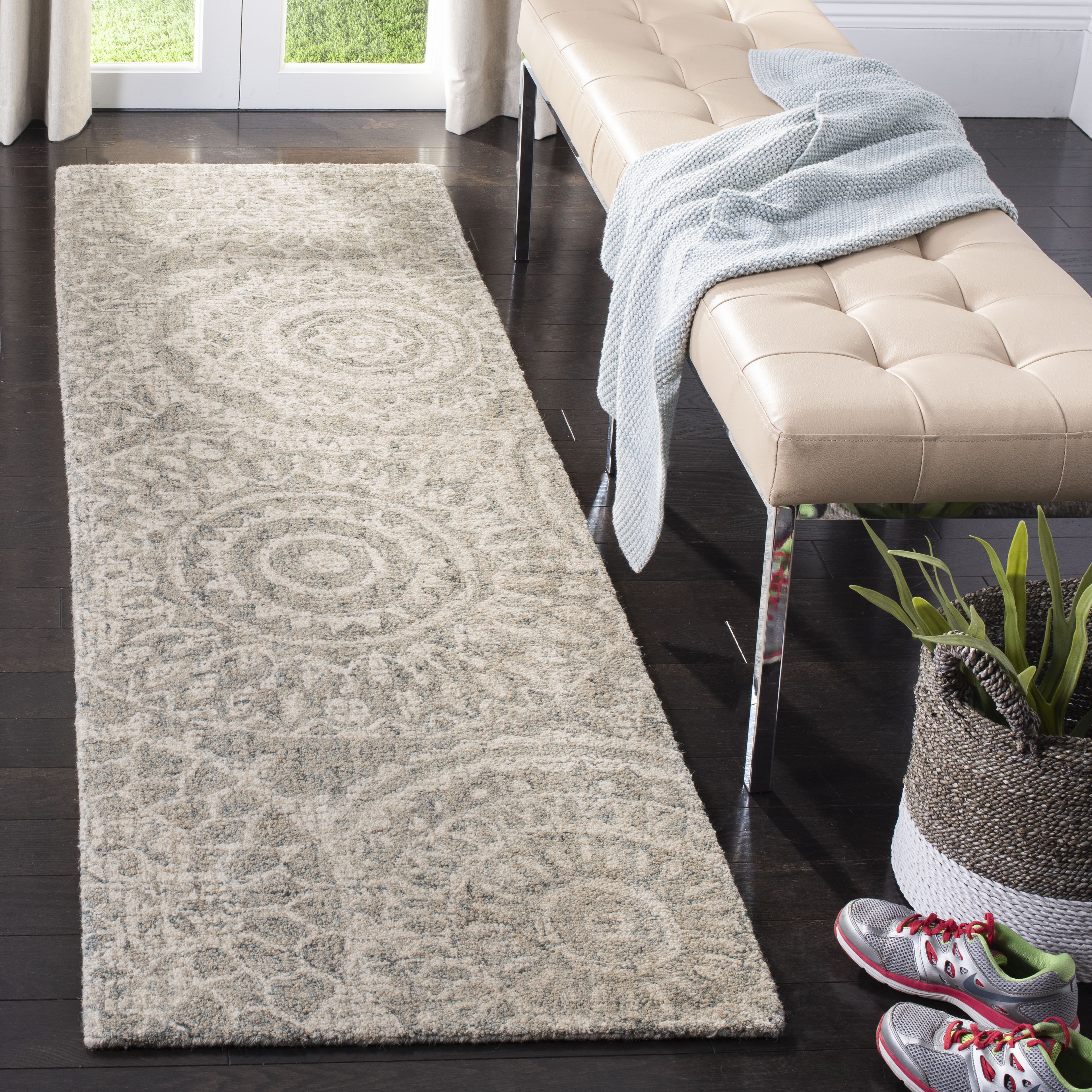 Salerna Hand Tufted Wool Abstract Rug