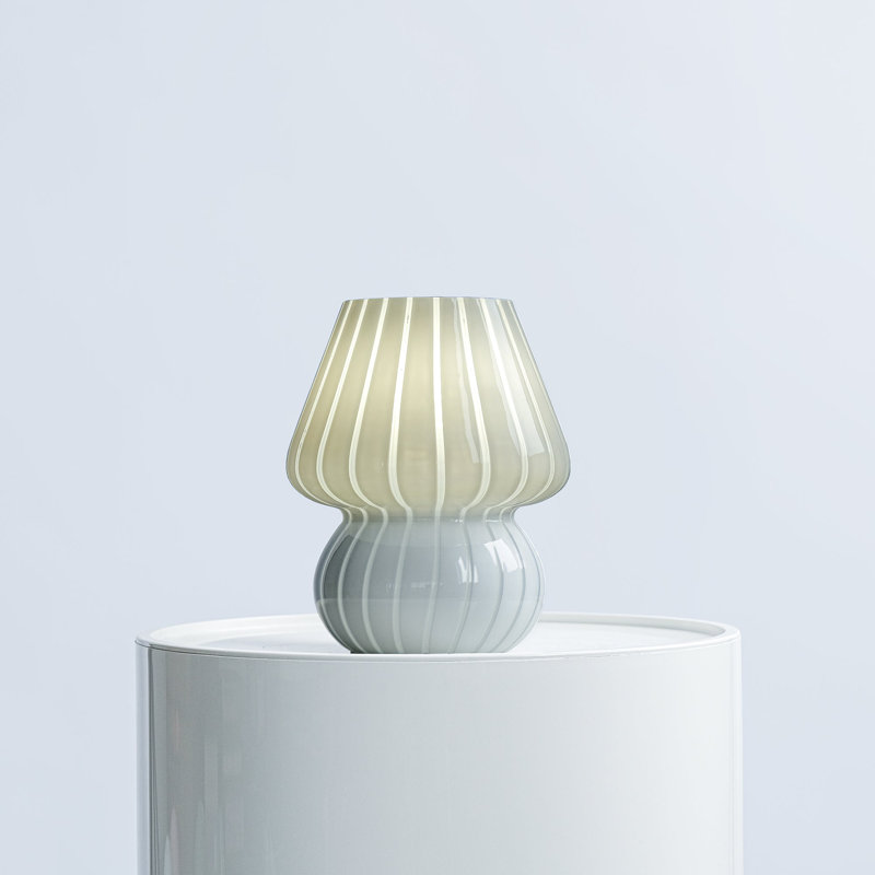 Mini lampe de table en verre à rayures verticales blanches