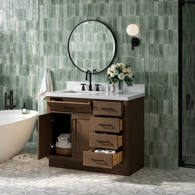 Meuble-lavabo simple en bois massif Tidworth de 42 po avec plateau en marbre de Carrare de 1,5 po