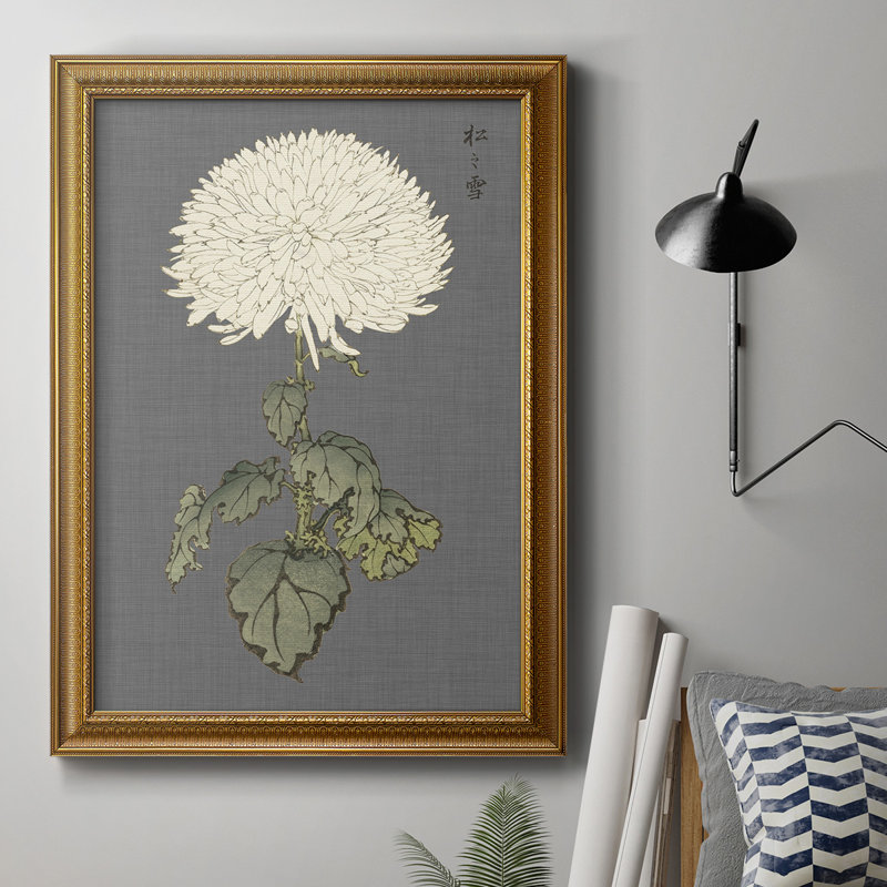«Dramatic Ivory Mums I», toile encadrée de qualité supérieure - prête à être accrochée, H 36 po x l 24 po x P 2,5 po