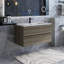 Grand meuble-lavabo mural moderne pré-assemblé en chêne brut avec lavabo en céramique intégré