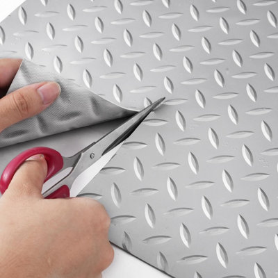 Tapis de sol pour garage, rouleau de revêtement de sol en vinyle de 149,4 cm x 57,9 cm (58,8 po x 228 po), 8,6 m² (93 pi²), antidérapant, à texture diamant, en PVC, pour sous une voiture, dans un garage, une salle de sport, un bateau ou une remorque.