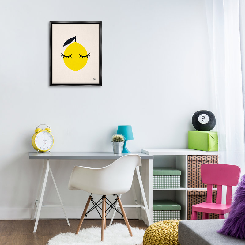 «Lemon with Eyelash», art mural encadré flottant par Jessica Beck, H 21 po x l 17 po, Cadre flottant gris lustré