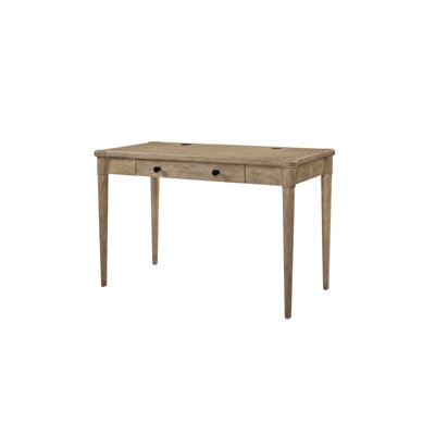 Bureau d'écriture de couleur sable, en bois massif et placages, avec un tiroir avant rabattable pour le rangement, des glissières à roulement pour un fonctionnement en douceur, des œillets à cordon intégré, des cordons organisés, des pieds fuselés stables