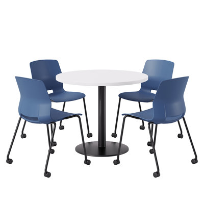 Ensemble repas pour quatre personnes