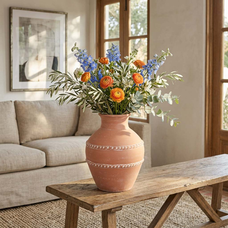 Vase décoratif fait à la main en terre cuite de style artisanal artisanal traditionnel texturé avec silhouette classique pot rustique en céramique décoré à la main forme organique Design d'inspiration rétro